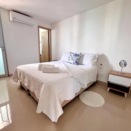 Apartamento En Marbella, A Calle De La Playa Y Cercano A La Ciudad Historica